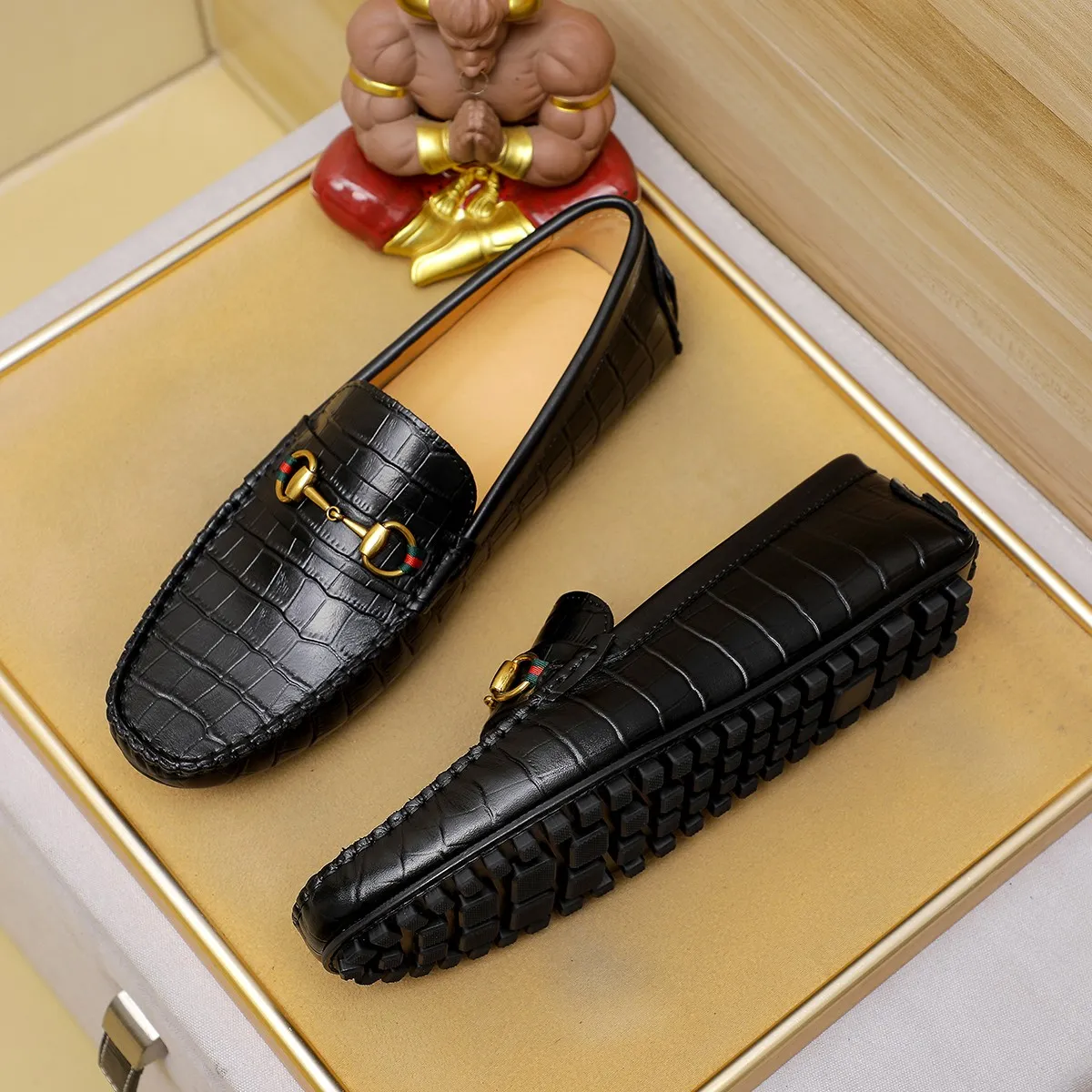 Men's shoes💰380💰🕷🕷️【 GUCCI 】Gucci's best-selling trendy men's casual slip-on shoes 🇨🇳Official website original 1:1 mold 💯Original quality, fine workmanship ☘Fashionable and versatile, perfect shape, comfortable on the feet 🍓Trendy men's recommended model, imported cowhide on the top layer 🎋High-quality pigskin lining, rubber wear-resistant and non-slip outsole, high-end atmosphere, worth owning 🍉Optional 38-44